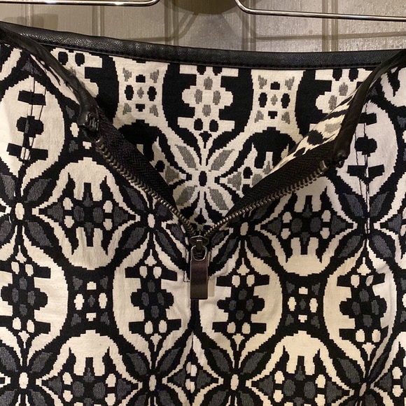 EXPRESS Retro Patterned Mini Skirt - Picture 3 of 5